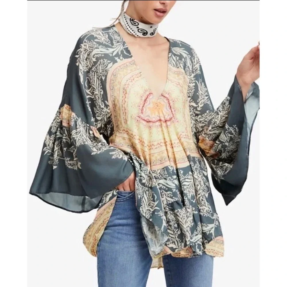 Free People Blouse Sunset Dreams XS Grey Boho Floral Bell Sleeve Earthy Hippie